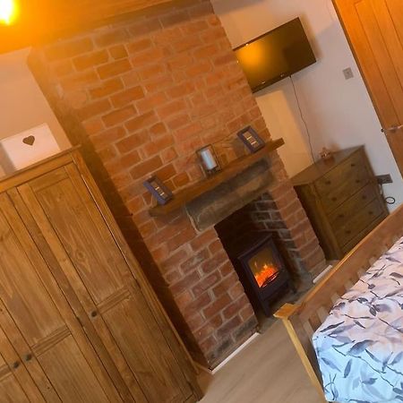 Quaint 1 Bedroom Cottage In Pudsey, Leeds 外观 照片