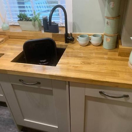 Quaint 1 Bedroom Cottage In Pudsey, Leeds 外观 照片