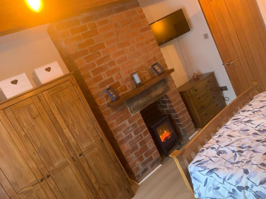 Quaint 1 Bedroom Cottage In Pudsey, Leeds 外观 照片