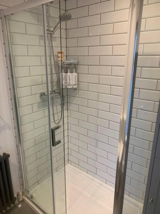 Quaint 1 Bedroom Cottage In Pudsey, Leeds 外观 照片