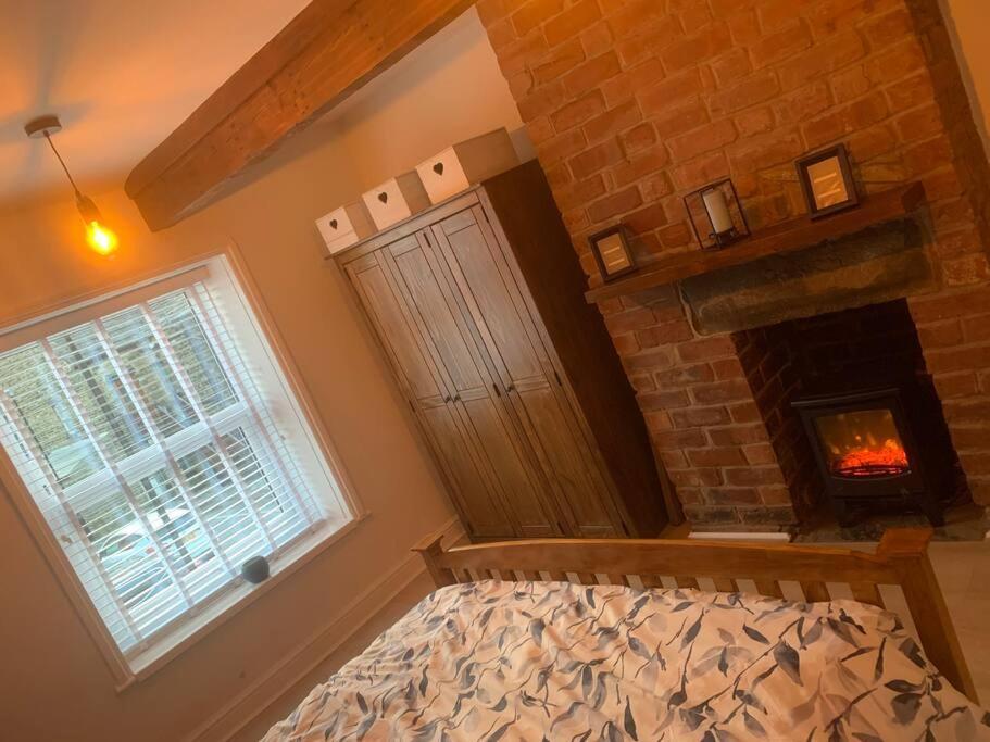 Quaint 1 Bedroom Cottage In Pudsey, Leeds 外观 照片